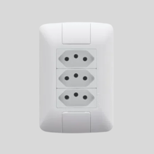 Conjunto 4x2 com 3 Tomadas 2P+T 10 A 250 V Tramontina Aria Branco